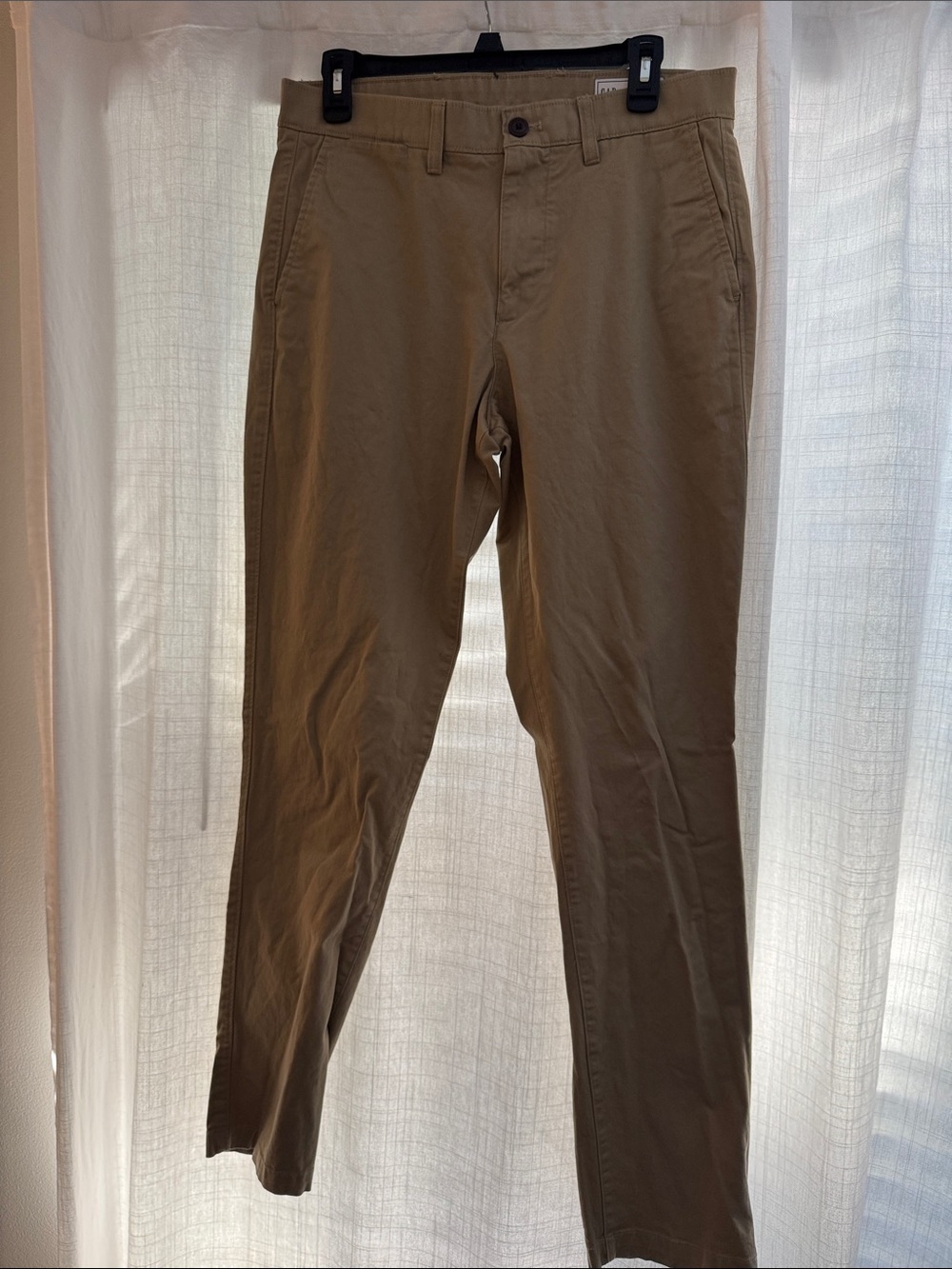 GAP Men's Khaki Slim Chinos in Olive Brown